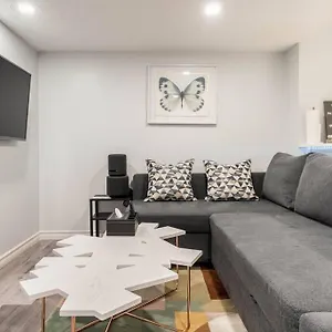 Apartment Cozy Nest Basement Unit, Hamilton